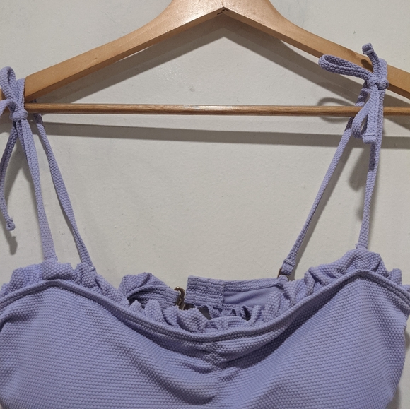 NEW Hollister Lilac Ruffled Hem Bikini Top - Picture 2 of 10